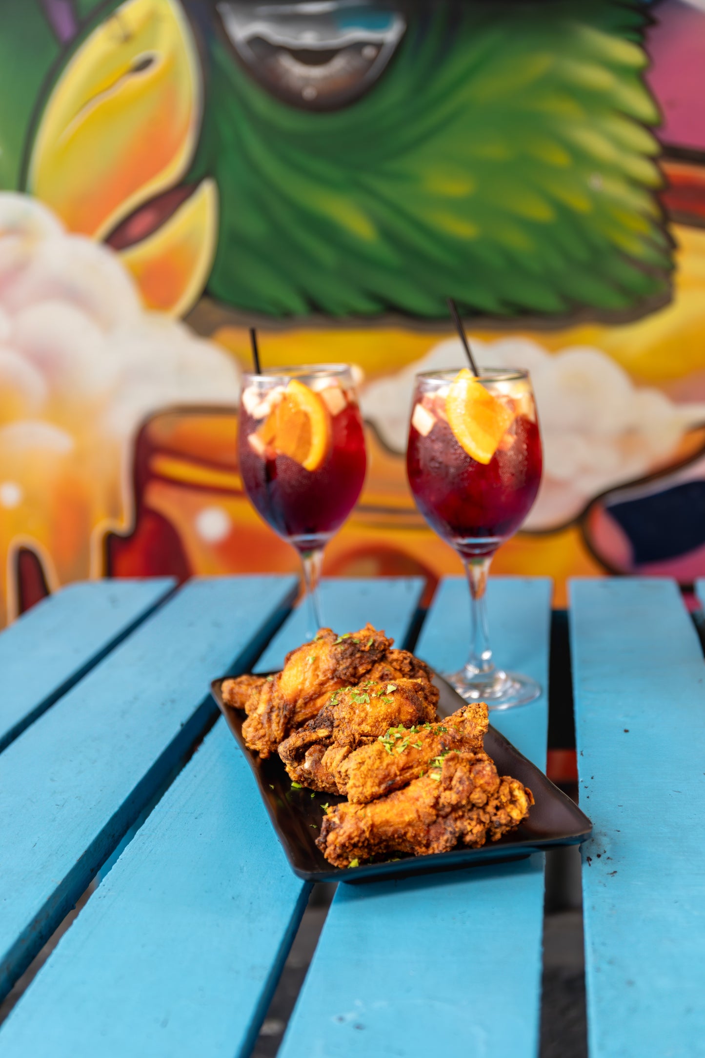Wings con papas fritas